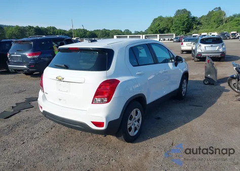 2017 Chevrolet Trax Ls z USA, uszkodzony, nr VIN KL7CJKSB3HB068925